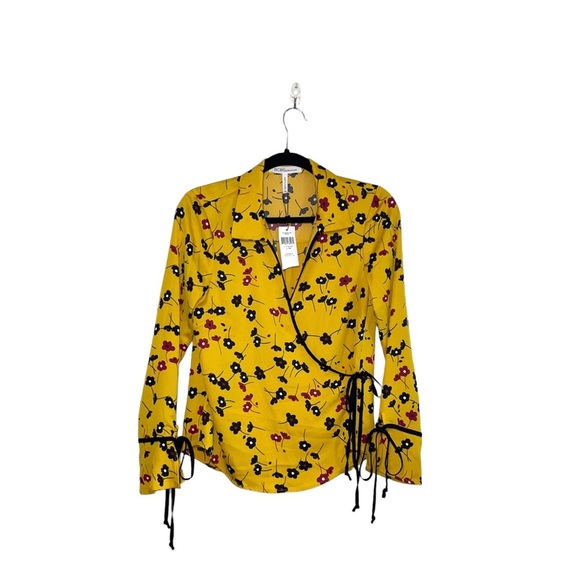 BCBGeneration NWT Yellow Floral Print Collared Wrap Front Blouse Xsmall Women’s - Picture 2 of 13